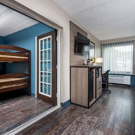 Baymont By Wyndham Bartonsville Poconos Bagian luar foto