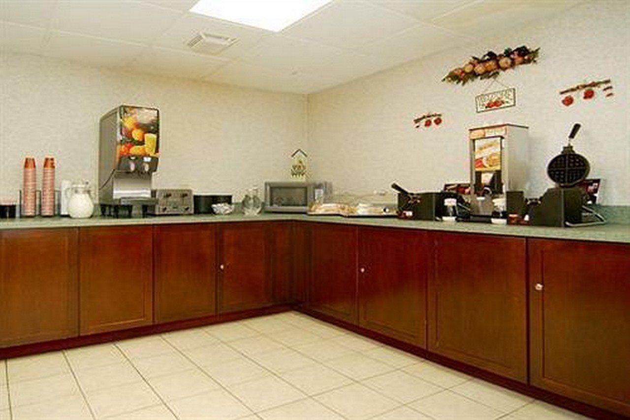 Baymont By Wyndham Bartonsville Poconos Bagian luar foto
