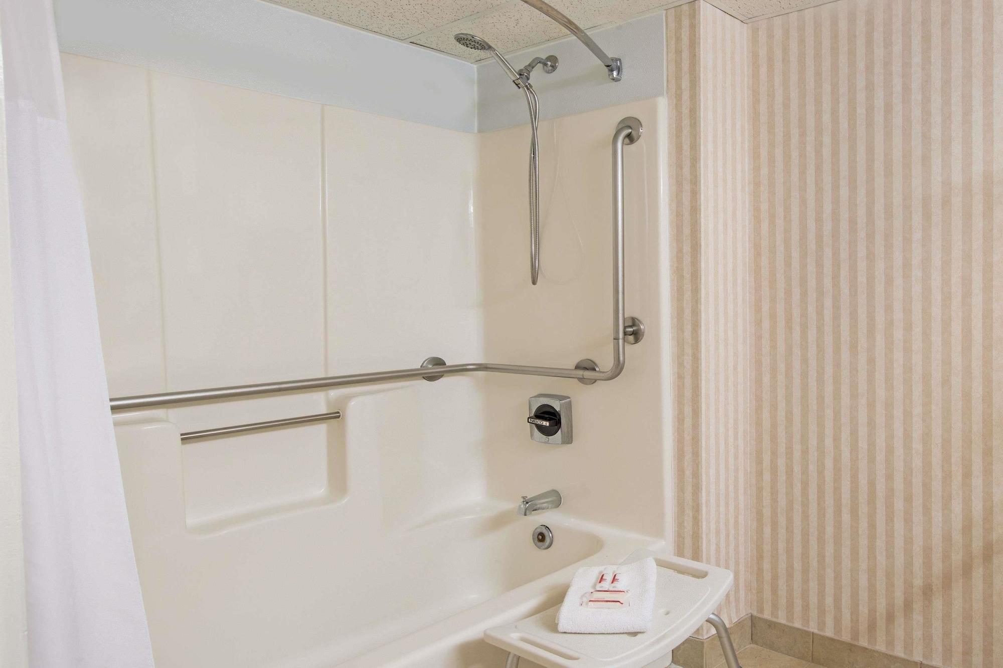 Baymont By Wyndham Bartonsville Poconos Bagian luar foto
