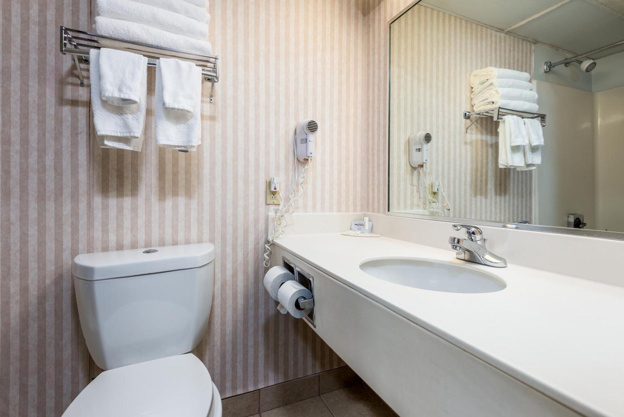 Baymont By Wyndham Bartonsville Poconos Bagian luar foto
