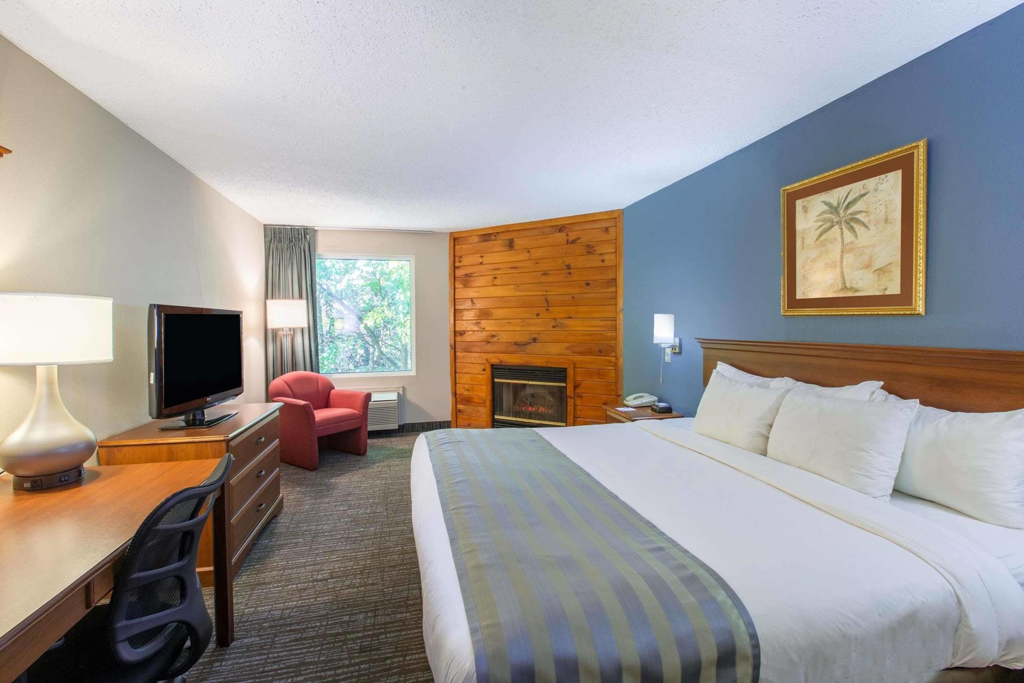 Baymont By Wyndham Bartonsville Poconos Bagian luar foto