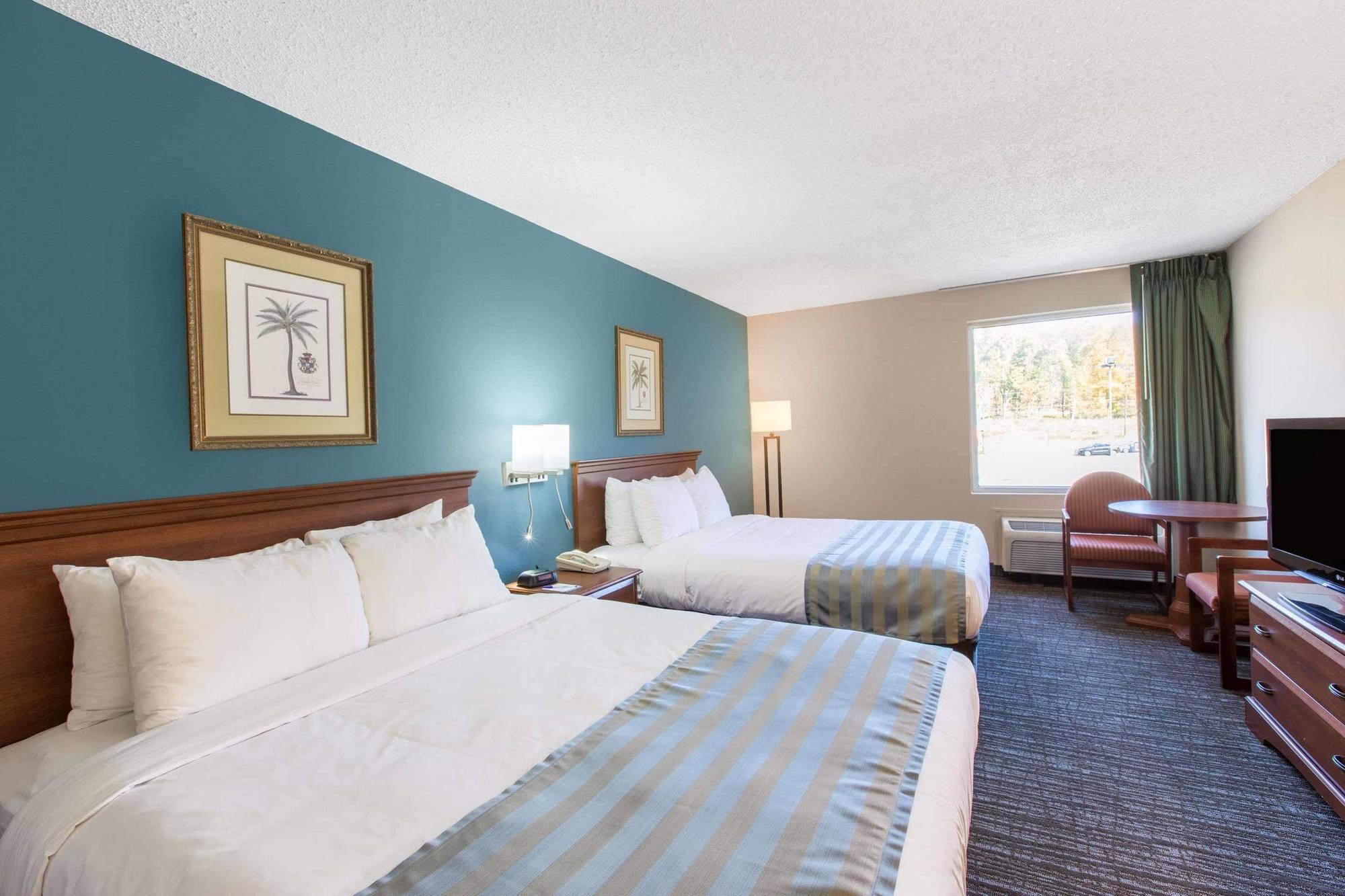 Baymont By Wyndham Bartonsville Poconos Bagian luar foto