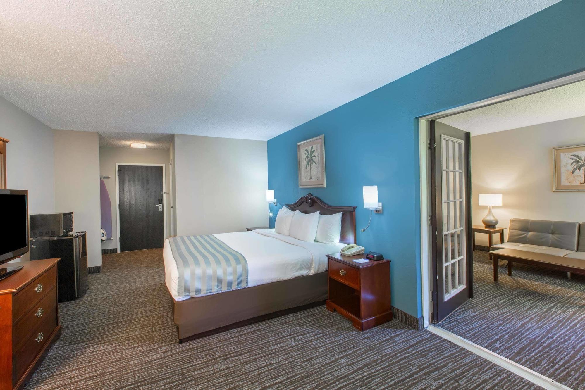 Baymont By Wyndham Bartonsville Poconos Bagian luar foto