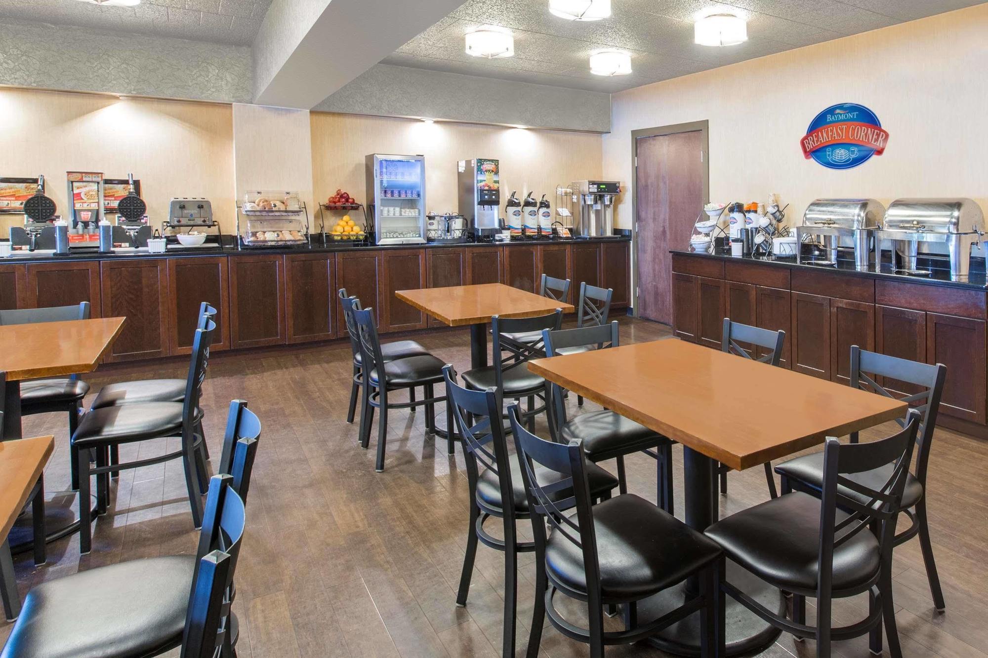 Baymont By Wyndham Bartonsville Poconos Bagian luar foto